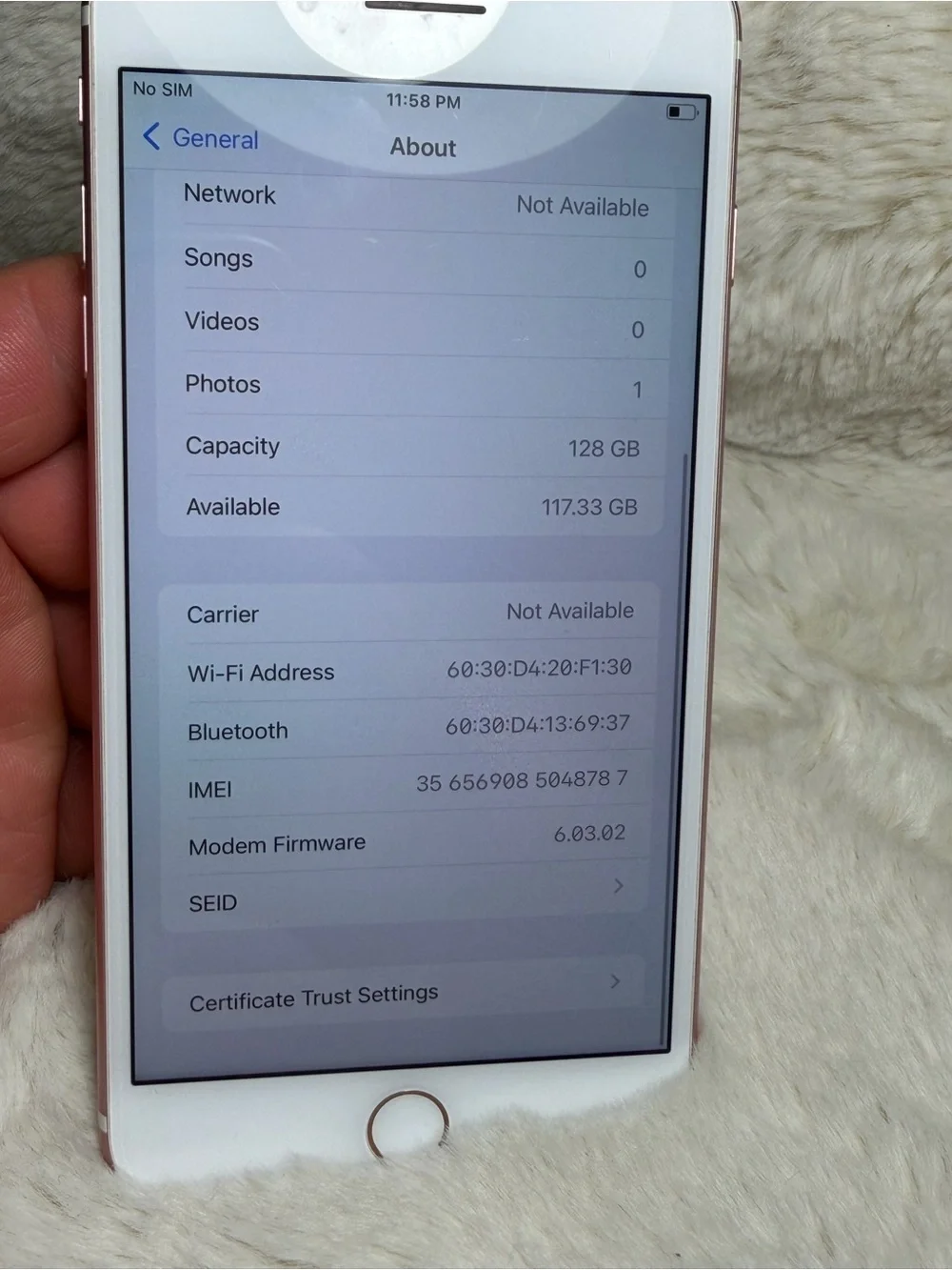 Apple iPhone 7 plus 128 Gb. please read